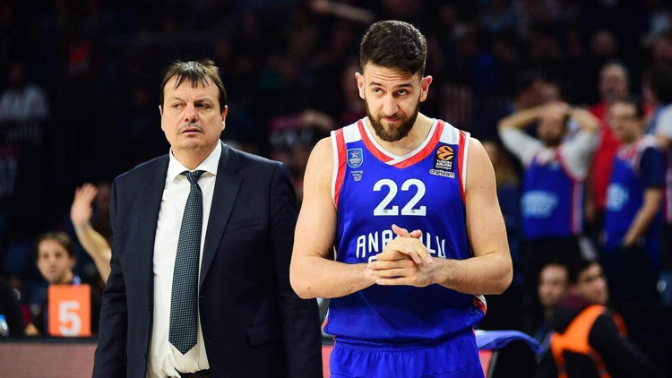 Son dakika: Anadolu Efeste Vasilije Micicin sözleşmesi uzatıldı