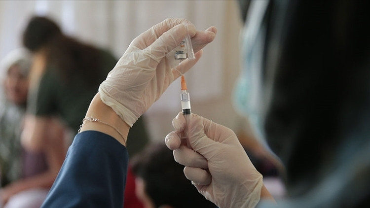 Dünya genelinde yapılan Kovid-19 aşı sayısı ve Türkiyenin en çok aşı yapılan ülkeler sırasındaki yeri belli oldu Dünya genelinde yapılan Kovid-19 aşı sayısı ve Türkiyenin en çok aşı yapılan ülkeler sırasındaki yeri belli oldu