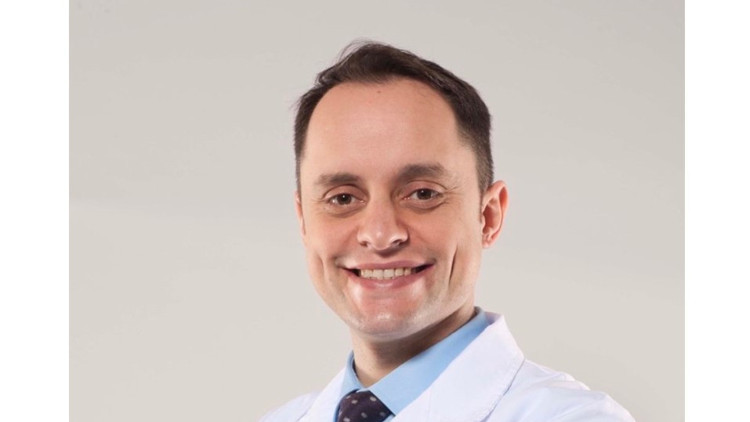 Op. Dr. Volkan Kahya, “Burun estetiği sonrası maskeye dikkat edin” Op. Dr. Volkan Kahya, “Burun estetiği sonrası maskeye dikkat edin”