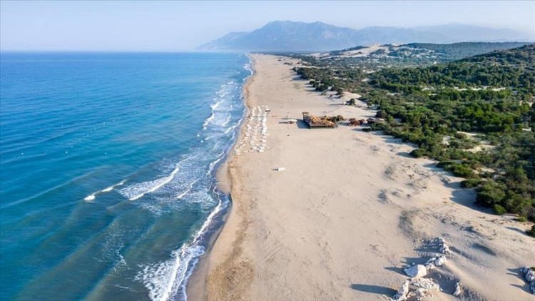 Kaş Kaymakamlığından Pataradan izin kum alındığı iddialarıyla ilgili açıklama Kaş Kaymakamlığından Pataradan izin kum alındığı iddialarıyla ilgili açıklama
