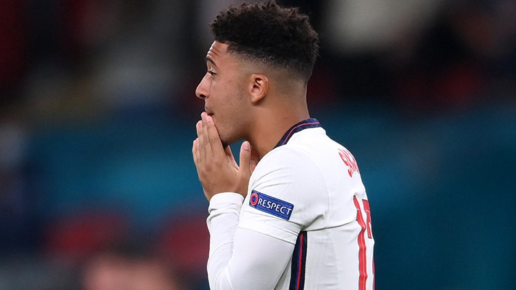 Jadon Sanchodan ırkçılık tepkisi: Nefret asla kazanmayacak Jadon Sanchodan ırkçılık tepkisi: Nefret asla kazanmayacak