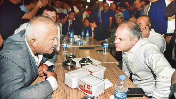 Fatih Çekirge: Samsunda 15 Temmuz gecesi iki bakanla demokrasi nöbeti... Fatih Çekirge: Samsunda 15 Temmuz gecesi iki bakanla demokrasi nöbeti...
