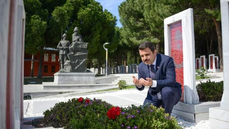 Tarihi Alan Başkanı Kaşdemir: Aziz milletimiz, vatanı için neler yapabileceğini göstermiştir Tarihi Alan Başkanı Kaşdemir: Aziz milletimiz, vatanı için neler yapabileceğini göstermiştir