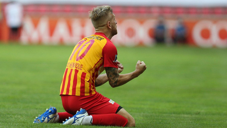Sivasspor, Pedro Henriqueyle 3 yıllık sözleşme imzaladı