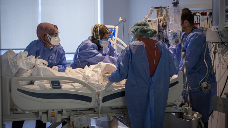 Sağlık personeli görevinin başında Sağlık personeli görevinin başında