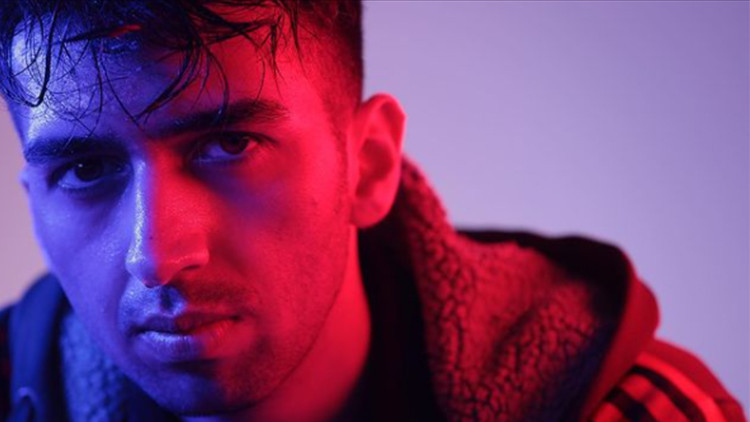 Çağatay Akman kimdir, kaç yaşında, nereli Şarkıcı Çağatay Akman eski sevgilisinin kapısına dayandı