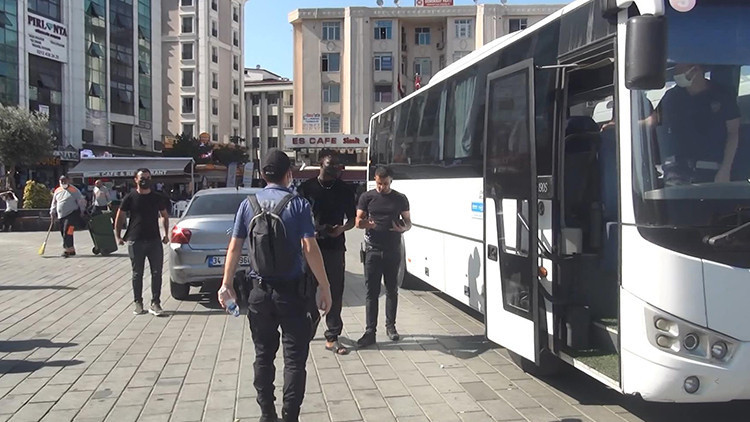İstanbulda yabancı uyruklulara yönelik denetim