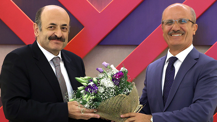 YÖKte devir teslim töreni yapıldı YÖKte devir teslim töreni yapıldı