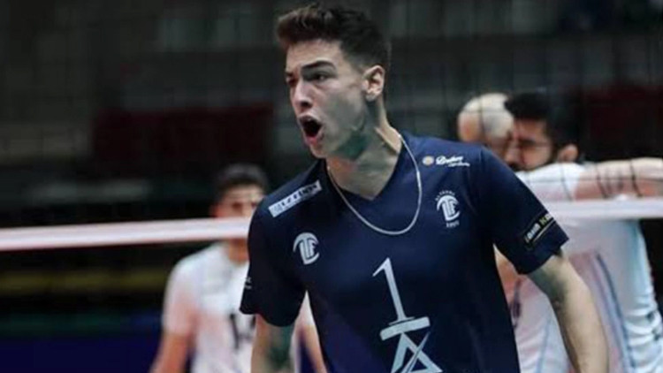 Fenerbahçe Erkek Voleybol Takımı, Kaan Gürbüzü renklerine bağladı Fenerbahçe Erkek Voleybol Takımı, Kaan Gürbüzü renklerine bağladı