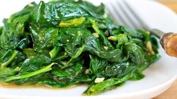 Emziren anneler nasıl beslenmeli? İşte anne sütünü artıran besinler