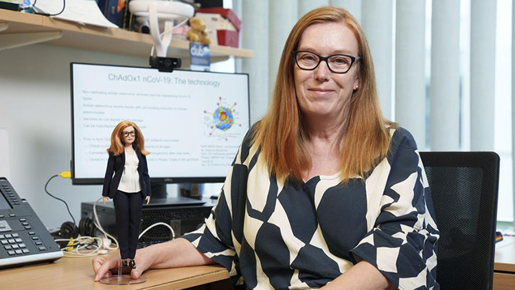 Aşı mucidi Sarah Gilbert Barbie bebek oldu