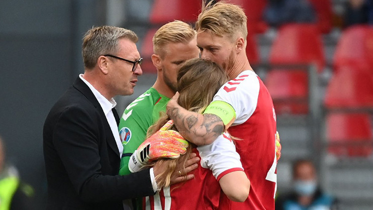 Danimarkalı yıldız Simon Kjaere UEFA Başkanlık ödülü