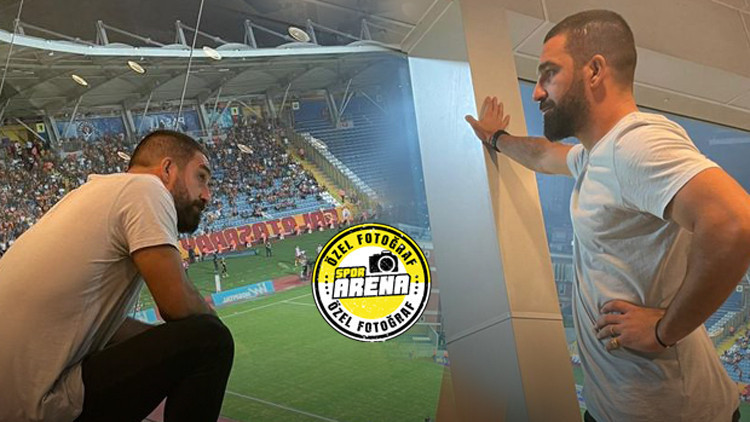 Son Dakika: Galatasarayda Arda Turan Randers maçında yerinde duramadı Heyecan, stres ve sevinç...