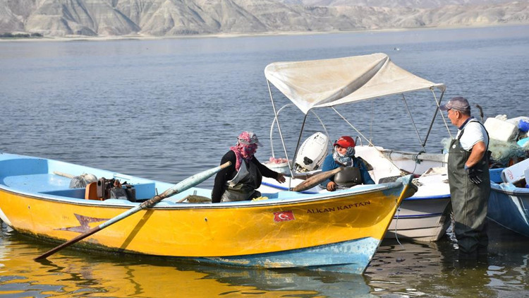 Balıkçılar sezonu açtı
