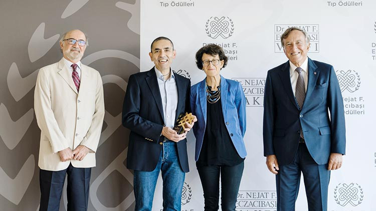 Prof. Şahin ve Dr. Türeci’ye ‘Tıp Onur Ödülü’