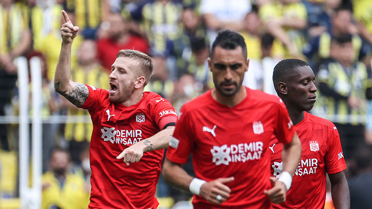 Fenerbahçe - Sivasspor maçı sonrası Pedro Henriqueden penaltı ve Altay Bayındır yorumu Fenerbahçe - Sivasspor maçı sonrası Pedro Henriqueden penaltı ve Altay Bayındır yorumu