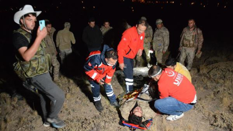 Nemrut Dağında yürüyüşe çıktılar, arkadaşları rahatsızlandı, 8 saatte kurtarıldılar