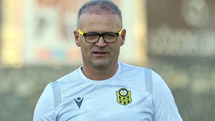 Yeni Malatyasporda İrfan Buzdan yabancı kuralı tepkisi: Devamlı değiştirip istikrar yakalanmaz