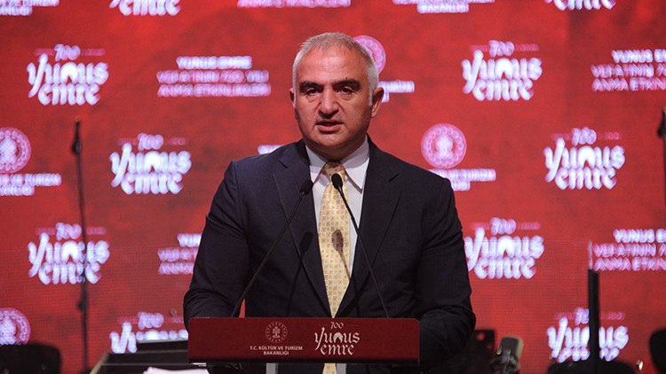 Bakan Ersoy Yunus Emreyi anma etkinliğine katıldı Bakan Ersoy Yunus Emreyi anma etkinliğine katıldı