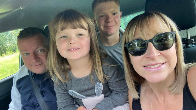 13 yaşında menopoza girdi, şimdi 43 yaşında ve 2 çocuğu var