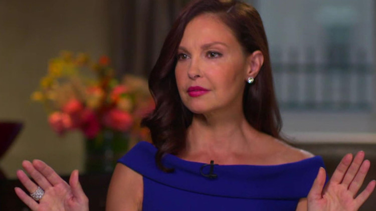 Ünlüler hayatlarının en zor deneyimini anlattı: Beni taciz edenin bebeğine annelik yapamazdım