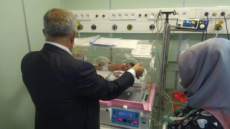 Mezarlıkta vücudu toprağa gömülü bebek bulunmuştu Anne ve anneannesi gözaltında