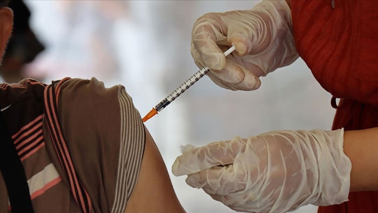 Zimbabve memurlara aşı zorunluluğu