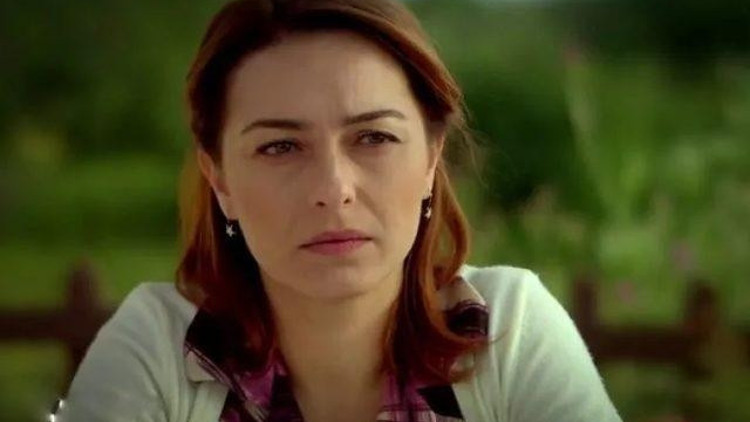 Ayça Bingöl kimdir Kırmızı Oda Derya karakteri ile dikkat çekiyor Ayça Bingöl kimdir Kırmızı Oda Derya karakteri ile dikkat çekiyor