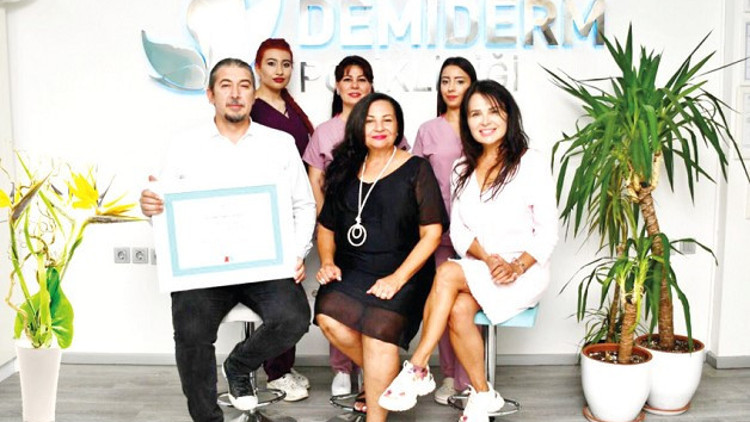Demiderm Polikliniği saç ekiminde dünyaya açılıyor Demiderm Polikliniği saç ekiminde dünyaya açılıyor