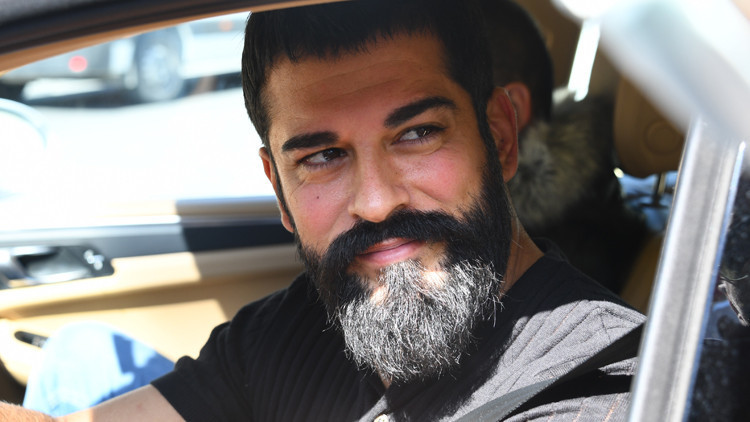 Fahriye Evcen ve Burak Özçivit dadı krizi mi yaşadı