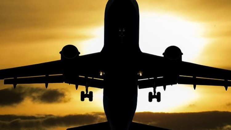 Rüyada uçağı kaçırmak ne anlama gelir Rüyada hacca ya da umreye giderken bilet aldığı uçağı kaçırdığını görmek Rüyada uçağı kaçırmak ne anlama gelir Rüyada hacca ya da umreye giderken bilet aldığı uçağı kaçırdığını görmek