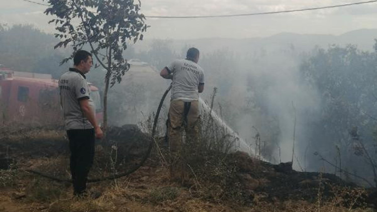 Kirazdaki orman yangını büyümeden söndürüldü Kirazdaki orman yangını büyümeden söndürüldü