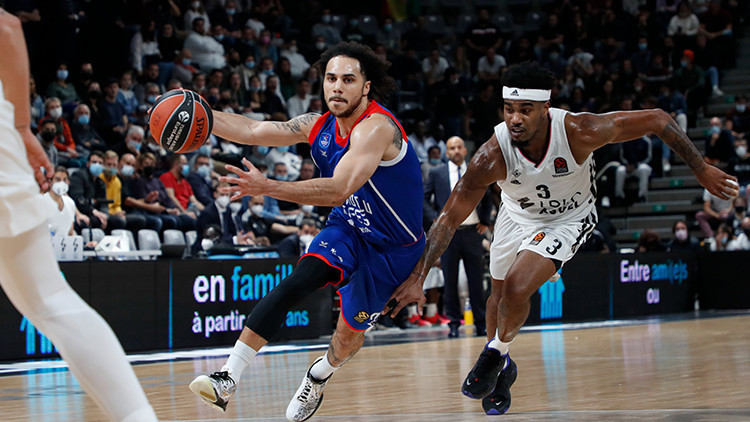 Anadolu Efes, ASVELe mağlup oldu ve 3te 0 çekti Anadolu Efes, ASVELe mağlup oldu ve 3te 0 çekti