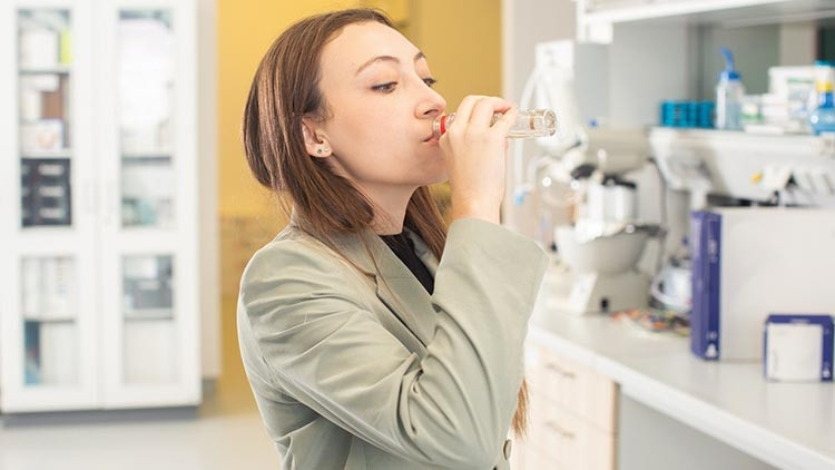 Türk biliminsanlarının buluşu: Covid-19a gargara ile test Türk biliminsanlarının buluşu: Covid-19a gargara ile test