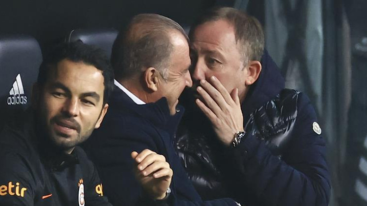 Derbide Fatih Terim ve Sergen Yalçının dikkat çeken görüntüsü