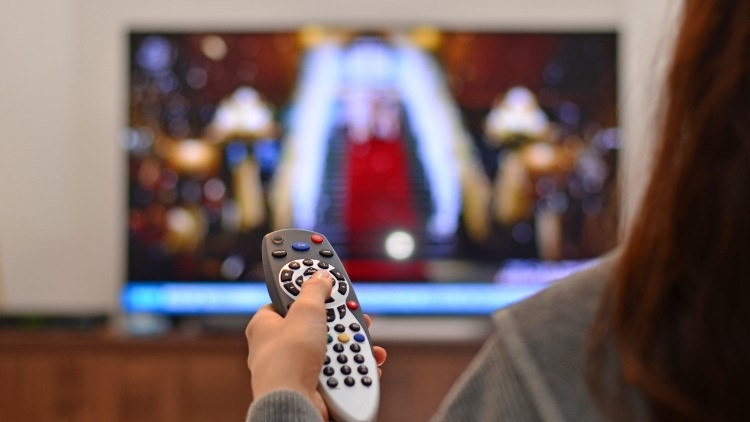 Kanal D, ATV, Star TV, TRT1, Fox TV, ATV, TV8, Show TV yayın akışı 27 Ekim 2021 Bugün TVde hangi diziler var