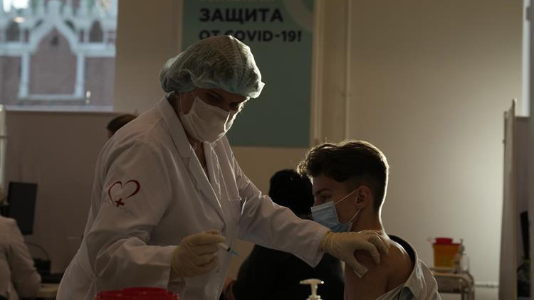 Rusyada 50 milyondan fazla kişi Kovid-19 aşısı oldu