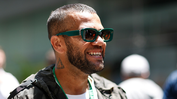 Son Dakika Haberi... Dani Alves, Barcelonaya geri döndü Resmi açıklama...