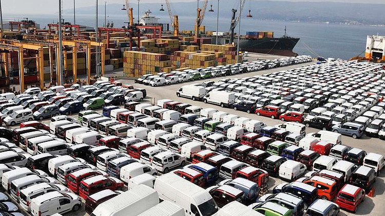 Otomotiv sektörü çip krizine rağmen geçen yılki ihracat rakamlarını aştı Otomotiv sektörü çip krizine rağmen geçen yılki ihracat rakamlarını aştı