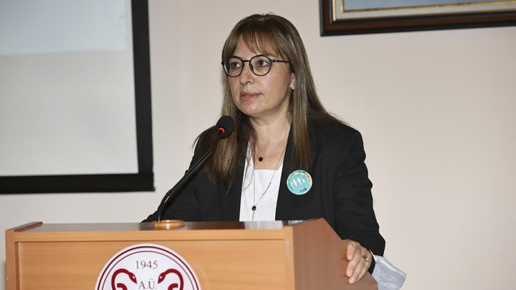 Çocuklarda sevgi yoksunluğu büyümeyi etkiliyor Çocuklarda sevgi yoksunluğu büyümeyi etkiliyor