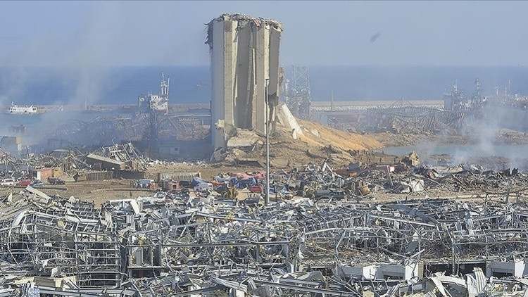 Rusya, Beyrut Limanındaki patlamaya ilişkin uydu görüntülerini Lübnana verdi Rusya, Beyrut Limanındaki patlamaya ilişkin uydu görüntülerini Lübnana verdi