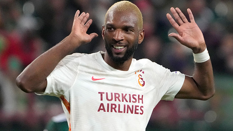 Galatasarayda Ryan Babelden transfer mesajı MLS ve Avrupa...