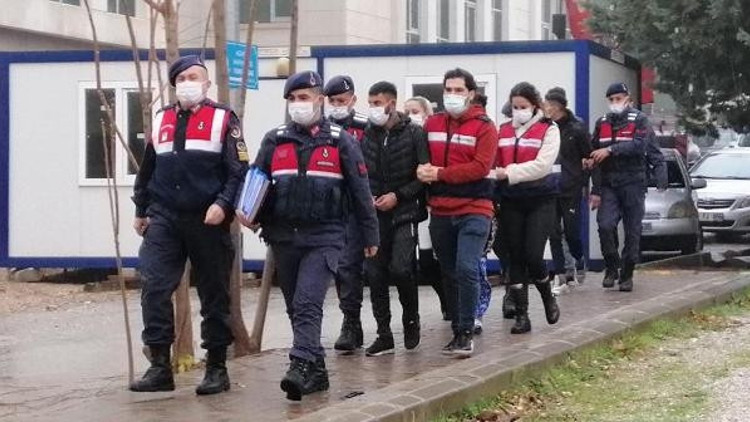 7 iş yerini soyan şüpheliden 6sı tutuklandı 7 iş yerini soyan şüpheliden 6sı tutuklandı