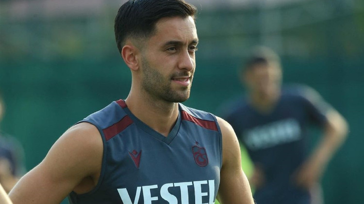 Son dakika: Trabzonsporda Yunus Mallıya Süper Ligden 3 kulüp talip oldu Son dakika: Trabzonsporda Yunus Mallıya Süper Ligden 3 kulüp talip oldu