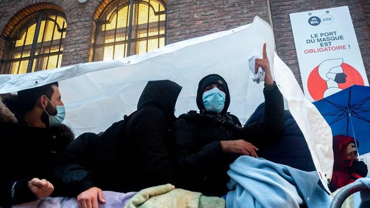 Belçika’da mültecilerin çadırları toplandı Belçika’da mültecilerin çadırları toplandı