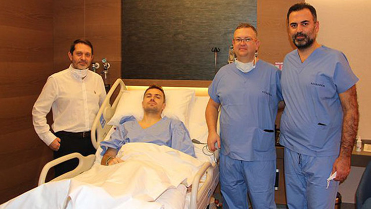 Beşiktaş’ta kaleci Mert Günok ameliyat oldu Beşiktaş’ta kaleci Mert Günok ameliyat oldu