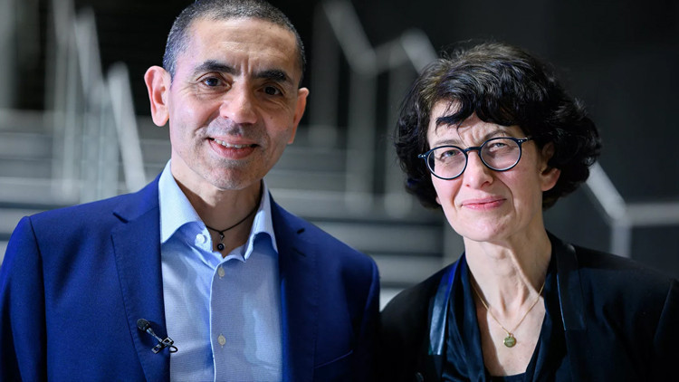 Özlem Türeci ve Uğur Şahinden dikkat çeken Omicron açıklaması