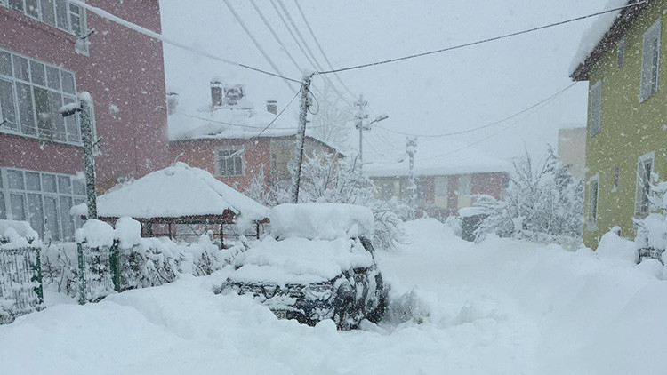 Adananın 2 ilçesinde okullar yarın da tatil edildi