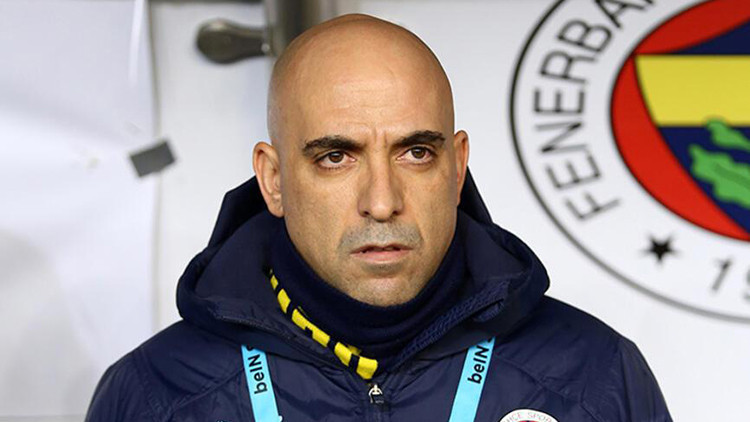 Fenerbahçede teknik direktörsüz geçen 8 ay Adana Demirspor maçında... Fenerbahçede teknik direktörsüz geçen 8 ay Adana Demirspor maçında...