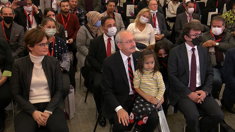 Kılıçdaroğlu, Romanlar ile bir araya geldi